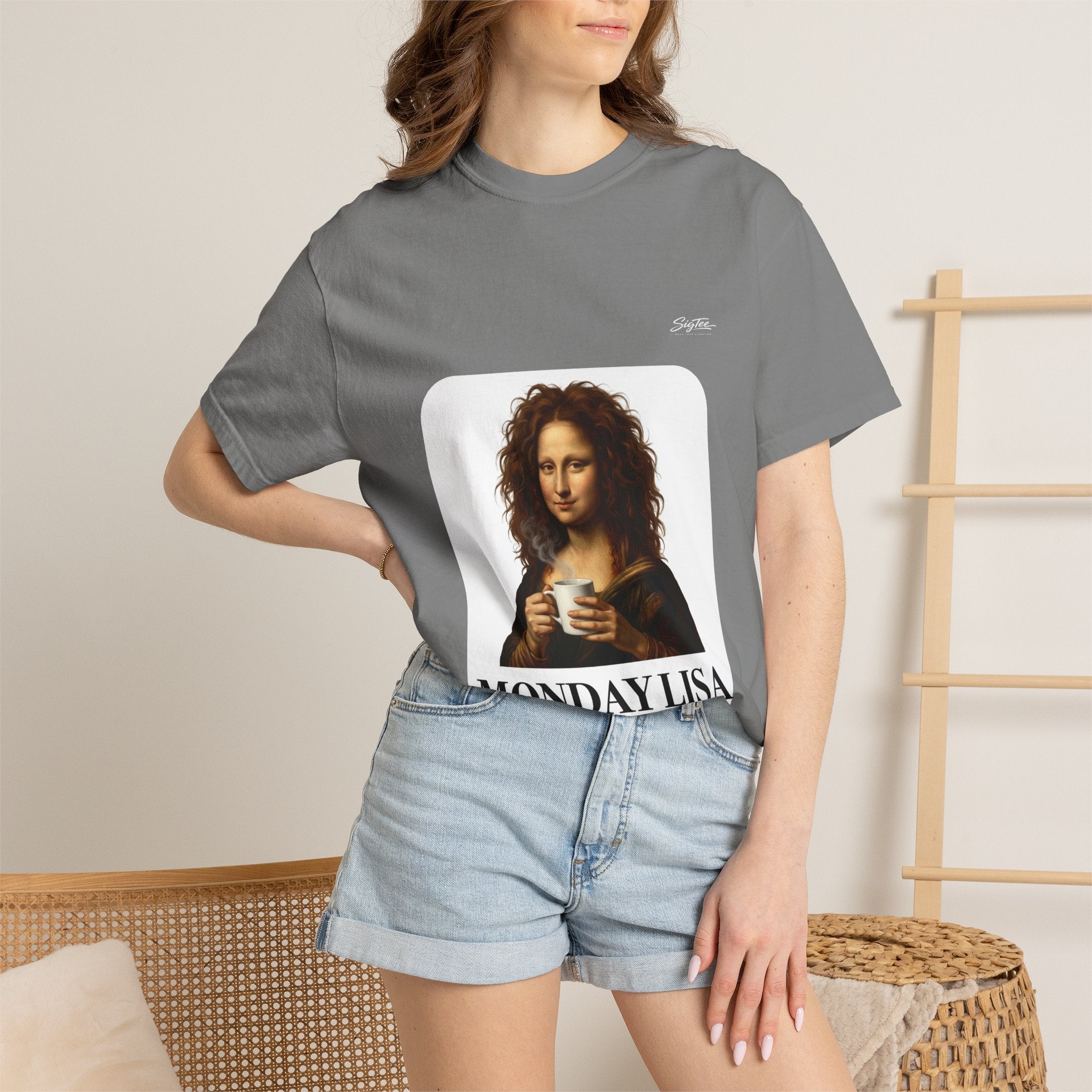 Monday Lisa Tee