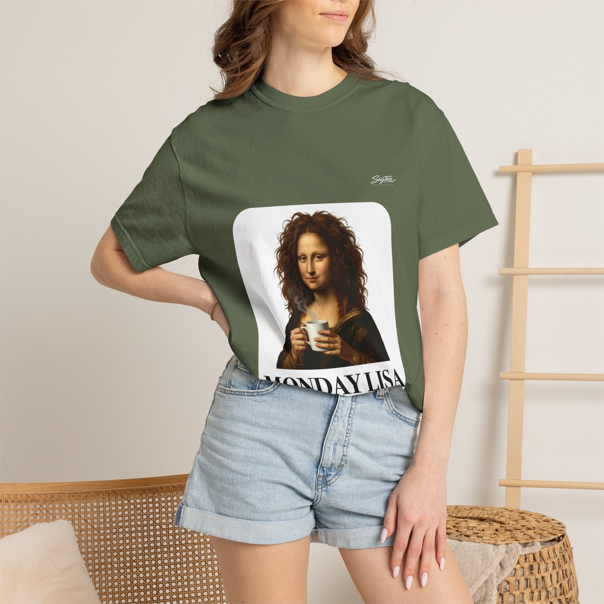 Monday Lisa Tee