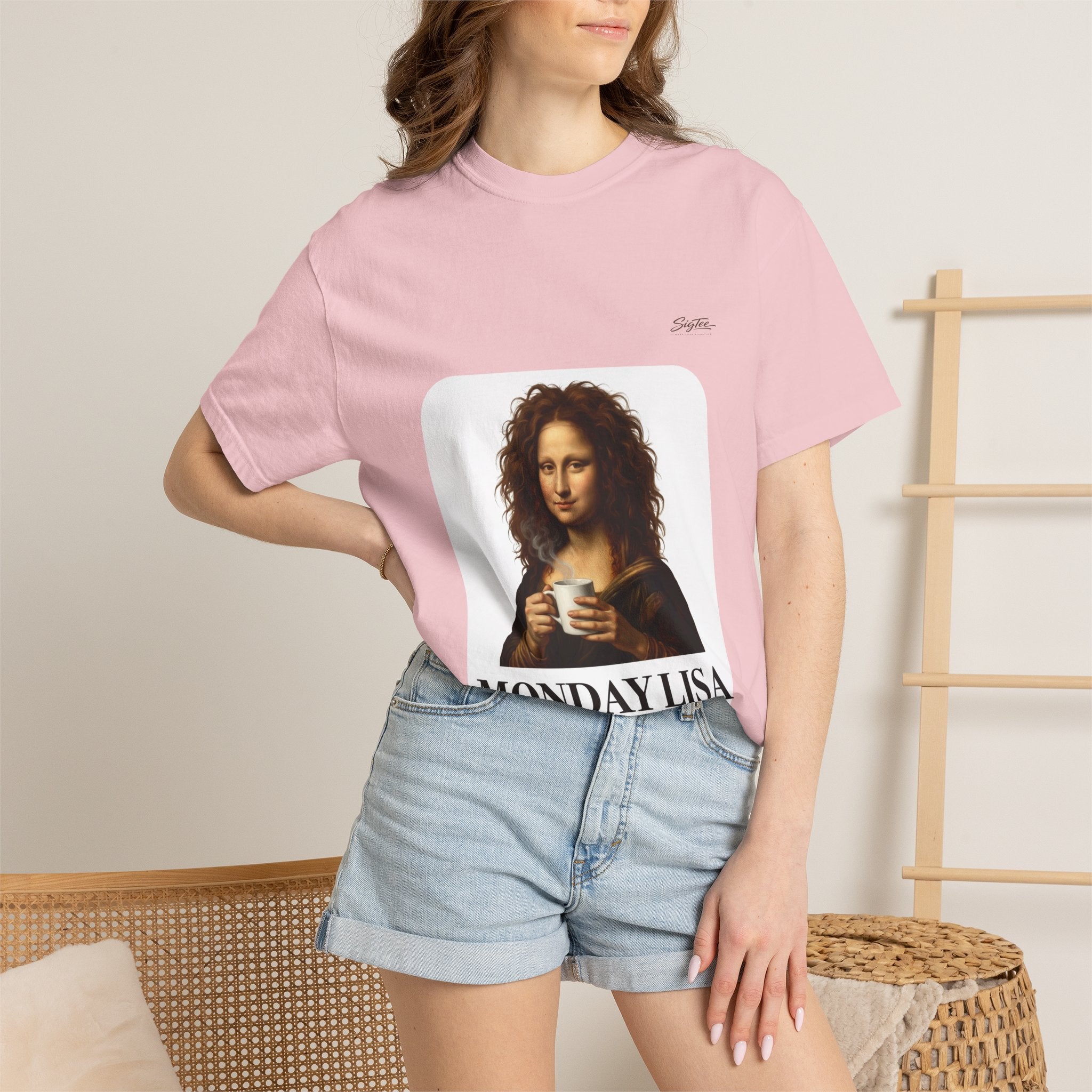 Monday Lisa Tee